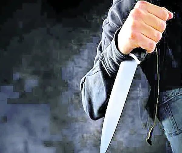 షాద్‌నగర్ సమీపంలో వ్యక్తి దారుణ హత్య