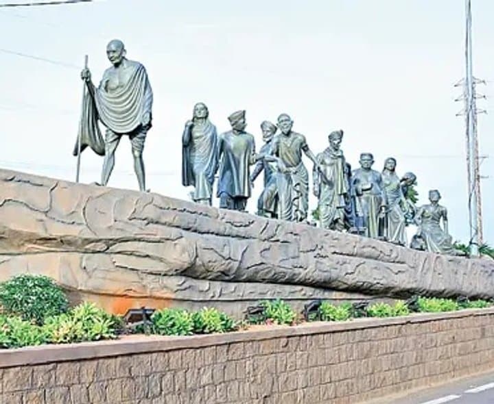 వరంగల్‌ స్వాగత తోరణాల పనుల్లో జాప్యం