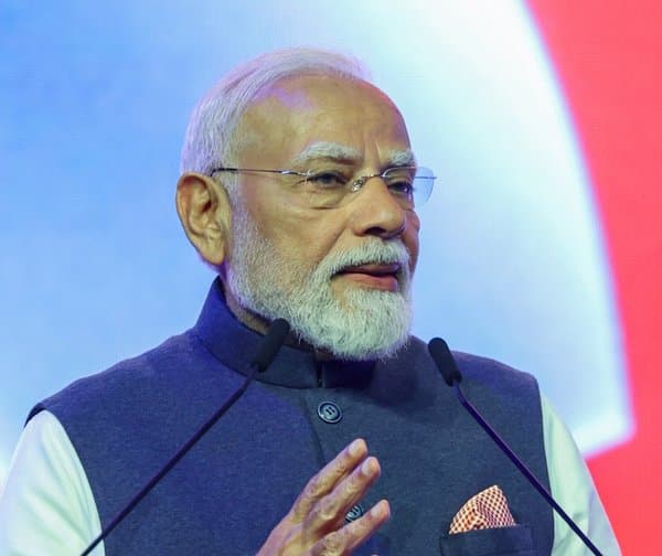 దేశంలో తగ్గుముఖం పట్టిన టీబీ: మోదీ