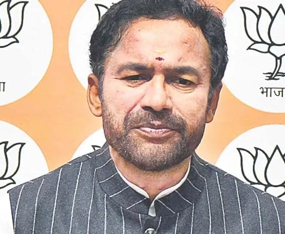 నిరసనల పేరిట అరాచక యత్నం - Udayam