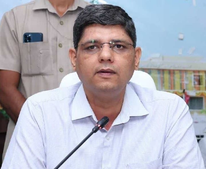 విస్తరణ పనులతో తలమడ్ల రైల్వే అండర్ బ్రిడ్జి మూసివేత - Udayam Digital