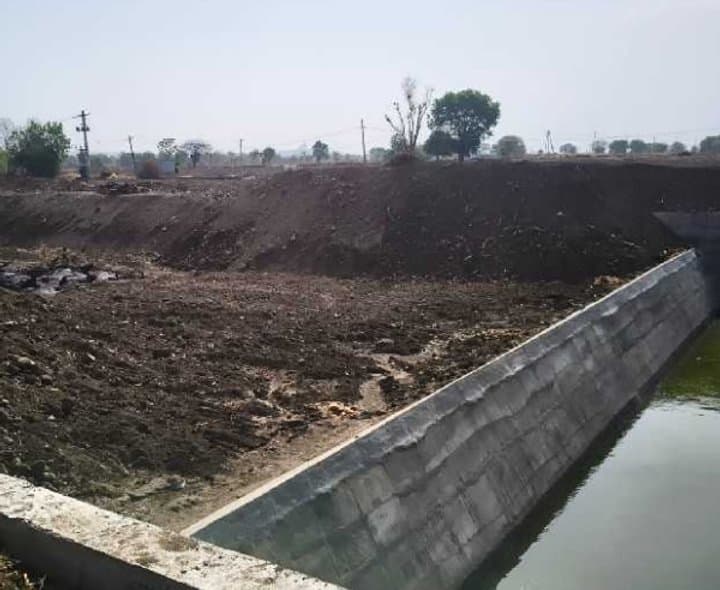 అసంపూర్తిగా చెక్‌డ్యాం పనులు 