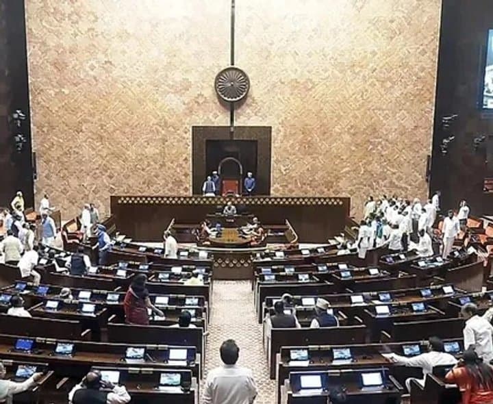 నీట్ లీక్‌పై నిరసనలు: లోక్‌సభ బంద్