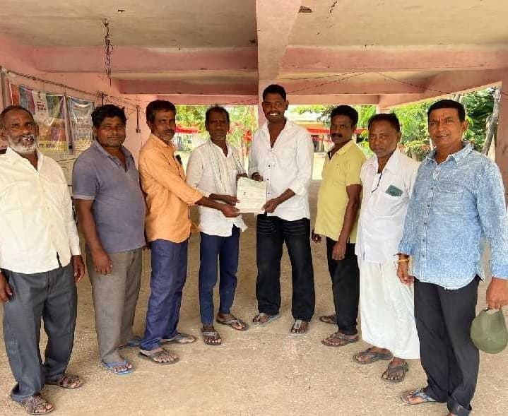 జలాల్పూర్‌లో సీఎంఆర్ఎఫ్‌ చెక్కు పంపిణీ - Udayam