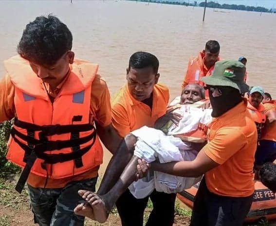 యూపీలో వర్ష బీభత్సం 56 మృతి