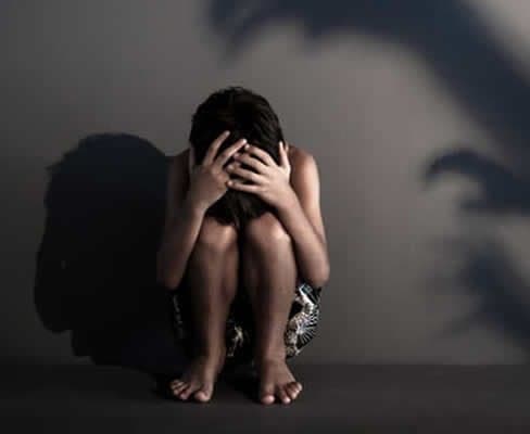 బాలికపై ఉపాధ్యాయుడి అసభ్య ప్రవర్తన