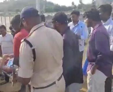 ఈతకు వెళ్లి తాపీ మేస్త్రీ మృతి