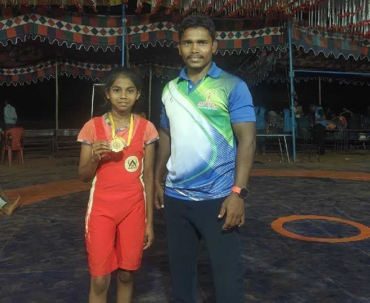 జాతీయ కుస్తీ పోటీలకు దివ్య ఎంపిక - Udayam