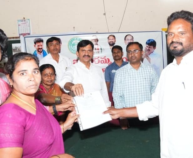 ఇందిరమ్మ ఇళ్ల పెండింగ్ బిల్లులు త్వరలో జమ: పొంగులేటి