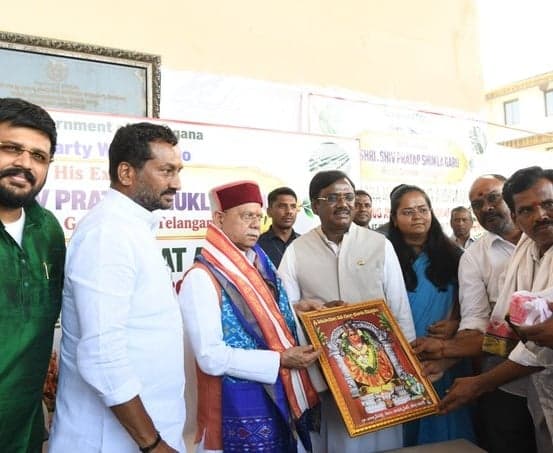 మెదక్‌లో గవర్నర్ శివ ప్రతాప్ శుక్లాకు ఘన స్వాగతం