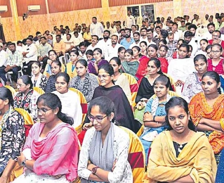 డీఎస్సీపై సీబీఐ డిమాండ్‌