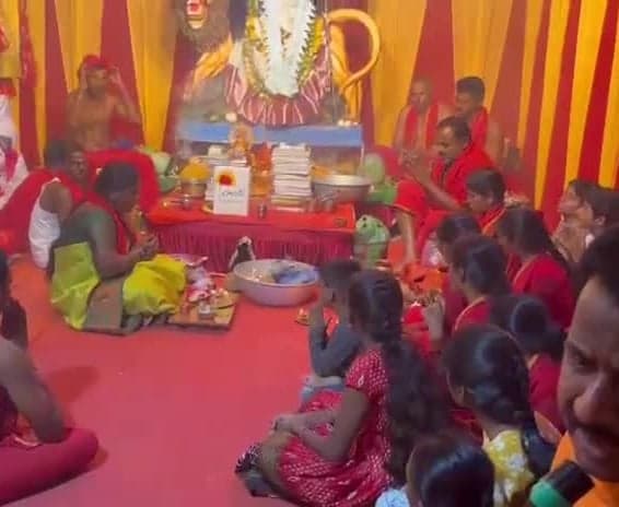 ముత్యంపేటలో సామూహిక కుంకుమార్చన - Udayam