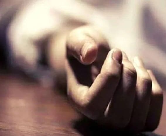 టపాసుల పేలి.. పదేళ్ల బాలుడి మృతి