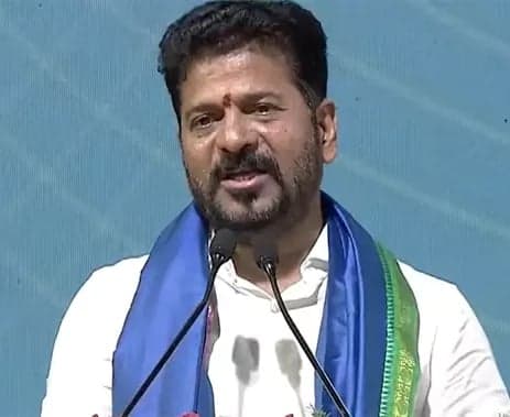 సిరిసిల్ల గడీల మీద గురిపెడదాం.. ఫిరంగులమై పేలుదాం: సీఎం రేవంత్‌