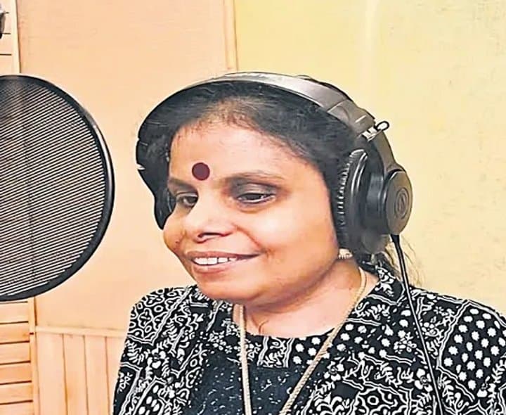 జాతీయ అవార్డు గెలుచుకున్న విజయలక్ష్మి.