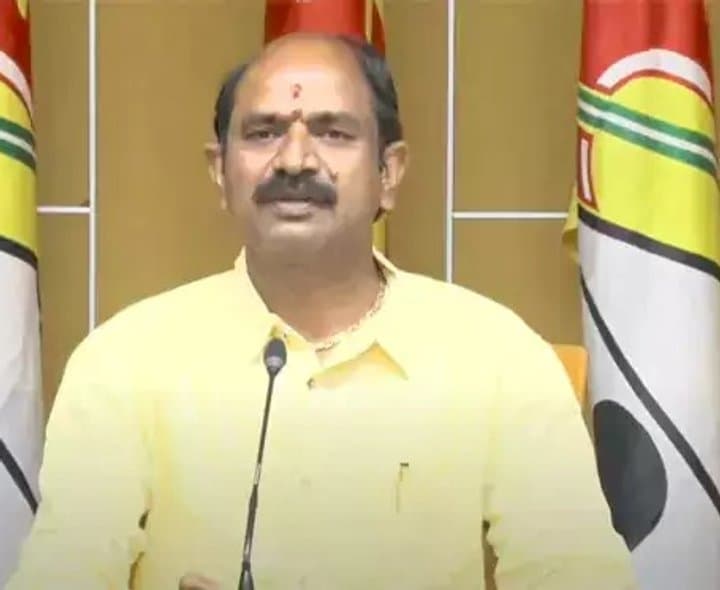 జగన్‌కు జాతీయ జెండా ఎగురవేసేందుకు తీరిక లేదా?