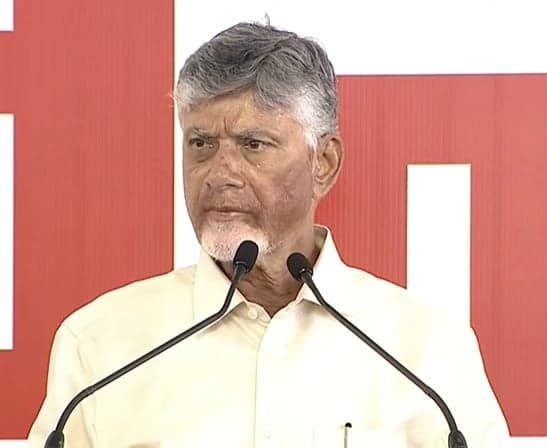 జగన్ అలిగి అసెంబ్లీకి రావడం లేదు: చంద్రబాబు