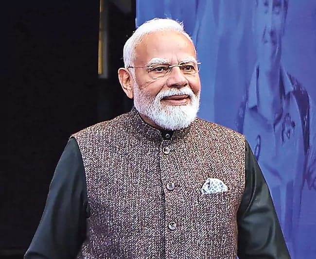 గుజరాత్‌ సీఎం నుంచి దేశ ప్రధాని వరకు