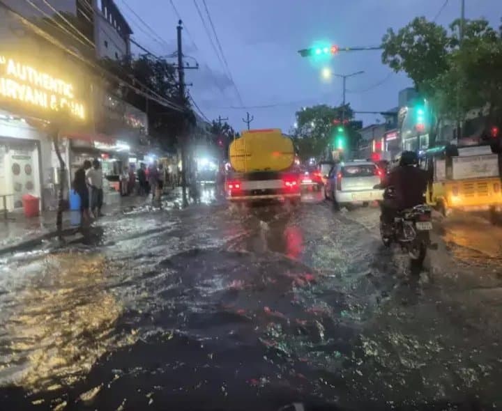 హైదరాబాద్‌లో పలు చోట్ల భారీ వర్షం