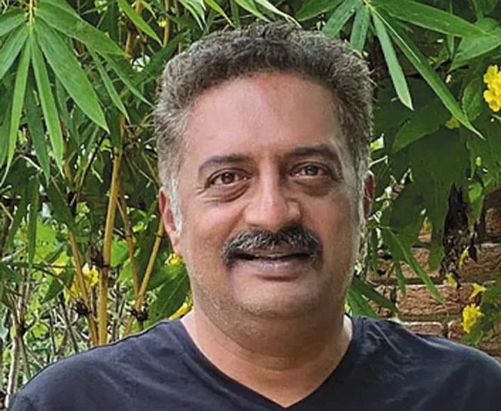 ప్రకాశ్‌రాజ్‌ ఓటు హక్కు కోల్పోయారు