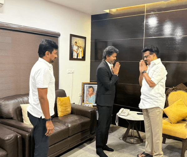 మాజీ సీఎం స్టాలిన్‌ను కలిసిన విజయ్: తమిళ రాజకీయాల్లో కొత్త చర్చ - Udayam Digital