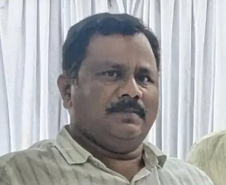 రోడ్డు ప్రమాదంలో క్రషర్ యజమాని మృతి