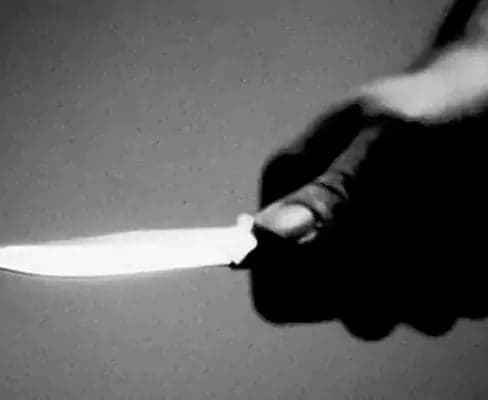 యువతిపై కత్తితో ప్రియుడి దాడి