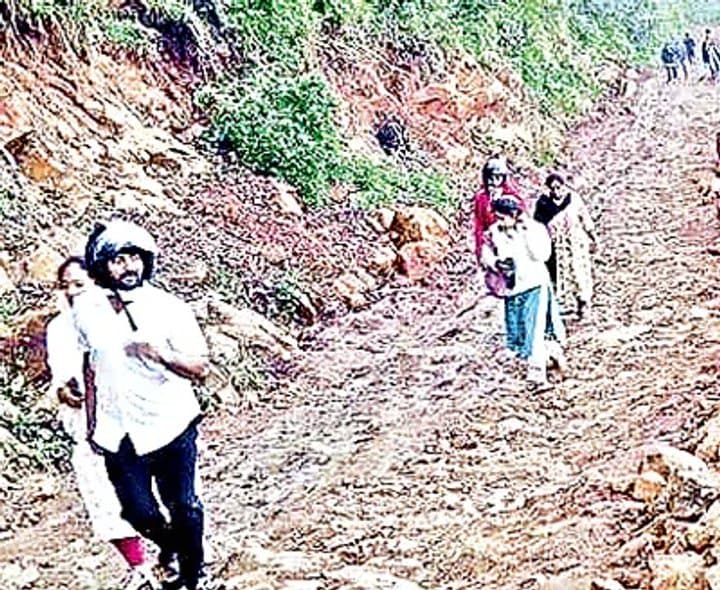 అటవీశాఖ అడ్డంకులతో మన్యంలో అభివృద్ధి నిలిచింది - Udayam Digital
