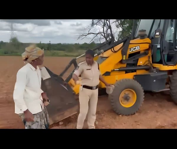  ఫ్యూచర్ సిటీలో అధికారుల బీభత్సం
