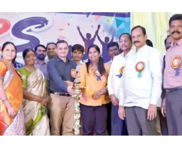 స్టెమ్‌స్పార్క్ జూనియర్ కాలేజ్ ఫ్రెషర్స్ డే వేడుకలు