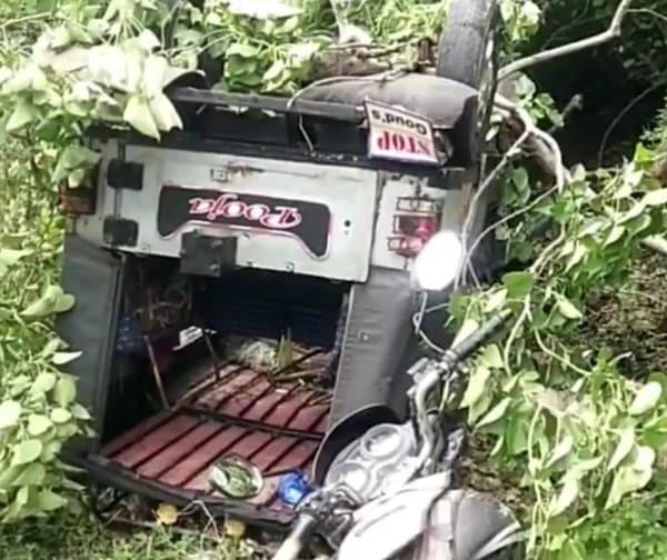 నాగర్‌కర్నూల్‌లో లోయలో పడిన జీపు - Udayam Digital