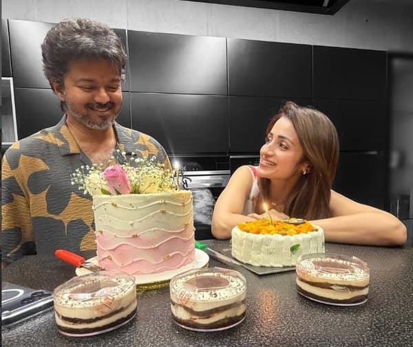 విజయ్-త్రిష పోస్ట్‌పై చార్మి కామెంట్