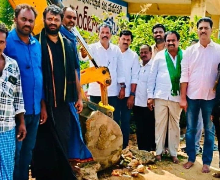 సామరాజపల్లిలో సీసీ రోడ్డుకు భూమిపూజ - Udayam