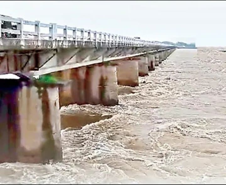 బాలేశ్వర్‌లో వర్ష బీభత్సం - Udayam Digital