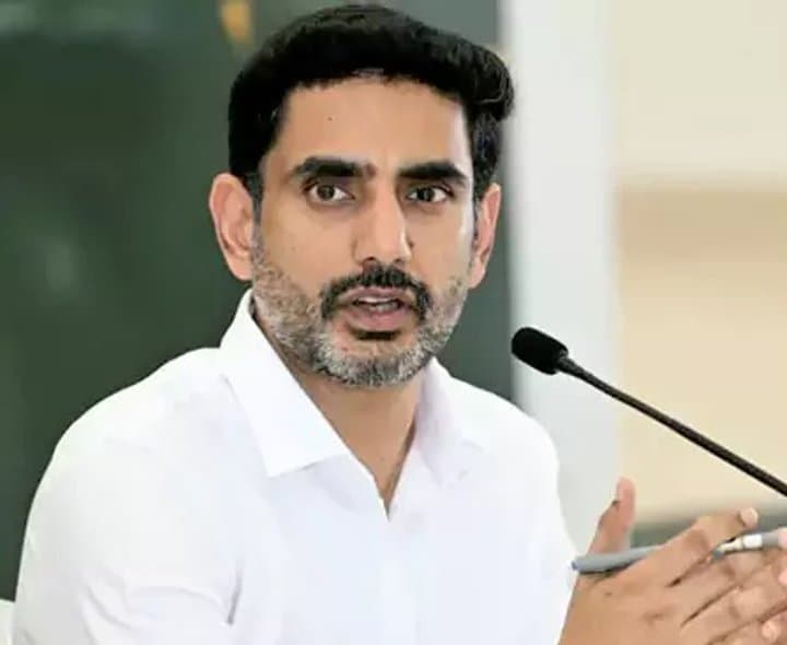 ఉద్యోగాలకు నోటిఫికేషన్లు
