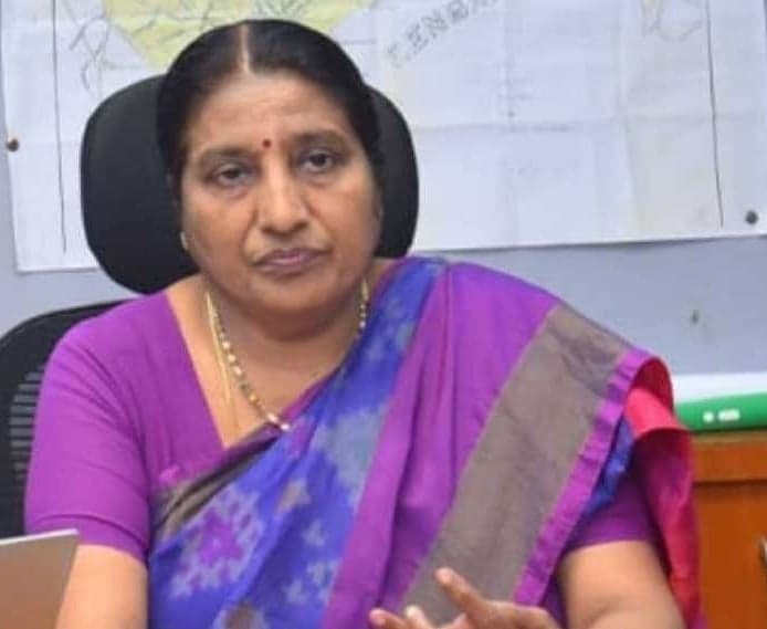 పర్చూరు జడ్పీటీసీ బరిలో నలుగురు - Udayam