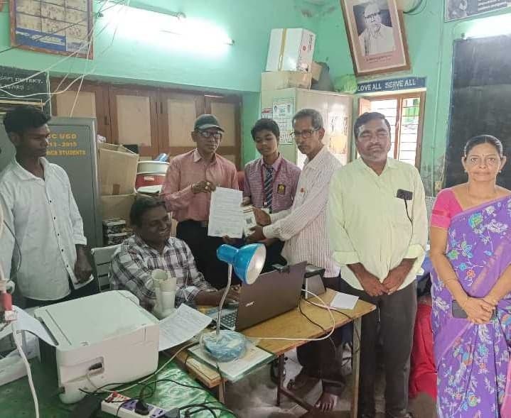 ఉప్పుగుండూరులో ఆధార్ అప్‌డేట్ కేంద్రం ప్రారంభం - Udayam
