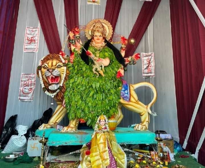 తమలపాకులతో దుర్గాభవాని అలంకరణ - Udayam