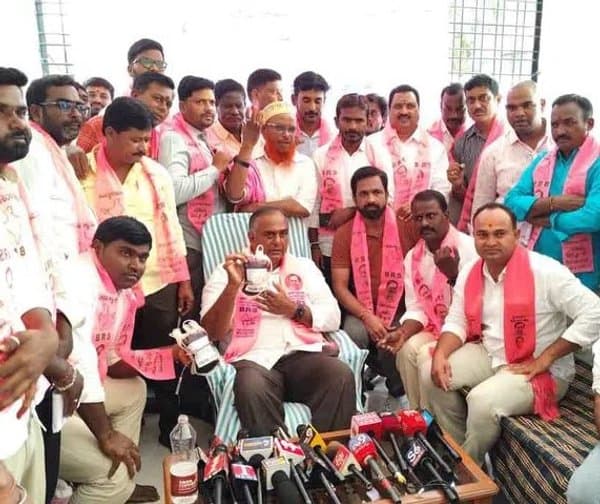 రేవంత్‌కు బీఆర్‌ఎస్‌ రక్తదానం