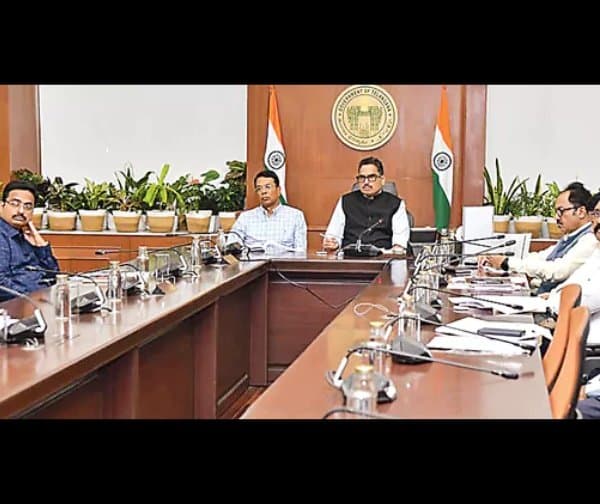 ప్రాజెక్టులు, డిజిటల్ సేవాలపై సీఎస్ సమీక్ష