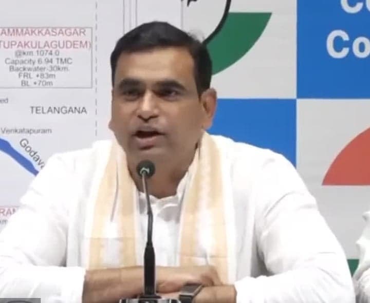 తెలంగాణ ప్రజలను తప్పుదోవ పట్టిస్తున్నారు: ఎంపీ - Udayam