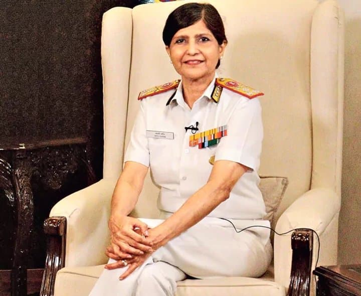 త్రివిధ దళాలకు మహిళా చీఫ్‌లు