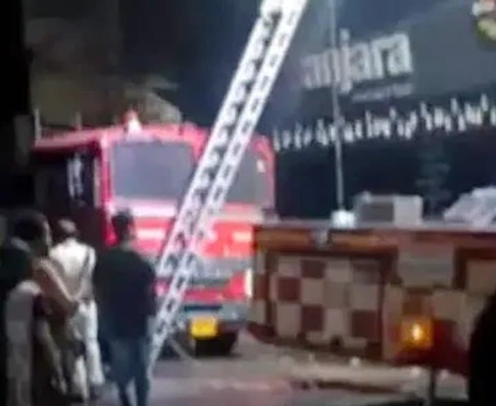 కోల్‌కతా హోటల్‌లో మంటలు.. 9 మంది మృతి