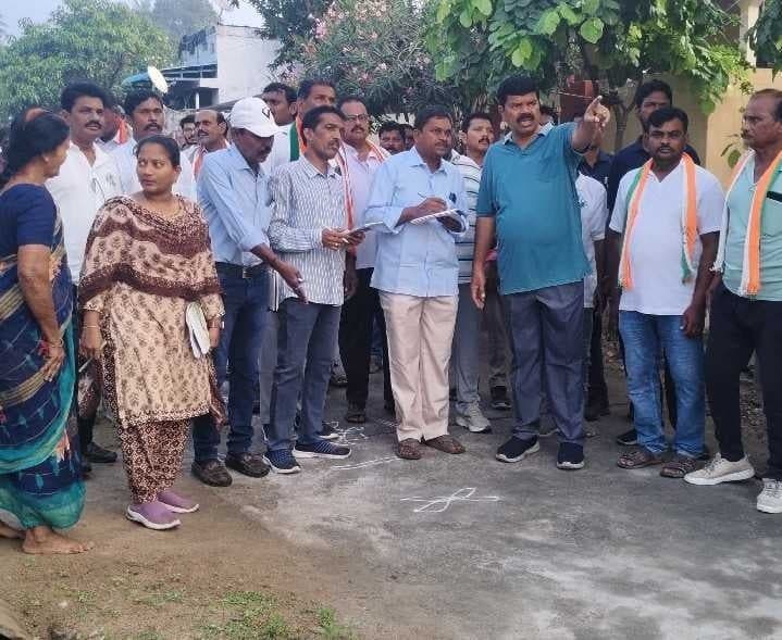 గాంధీనగర్‌లో ఎమ్మెల్యే పాయం పర్యటన - Udayam