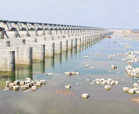 నవంబర్‌ రెండో వారంలో కాళేశ్వరం బ్యారేజీల పనులు