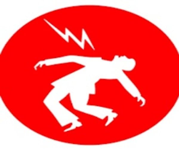 కరెంట్ తీగ తెగిపడి రైతు దుర్మరణం! - Udayam Digital