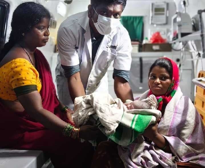 108 అంబులెన్స్‌లో ప్రసవం.. తల్లీబిడ్డ క్షేమం