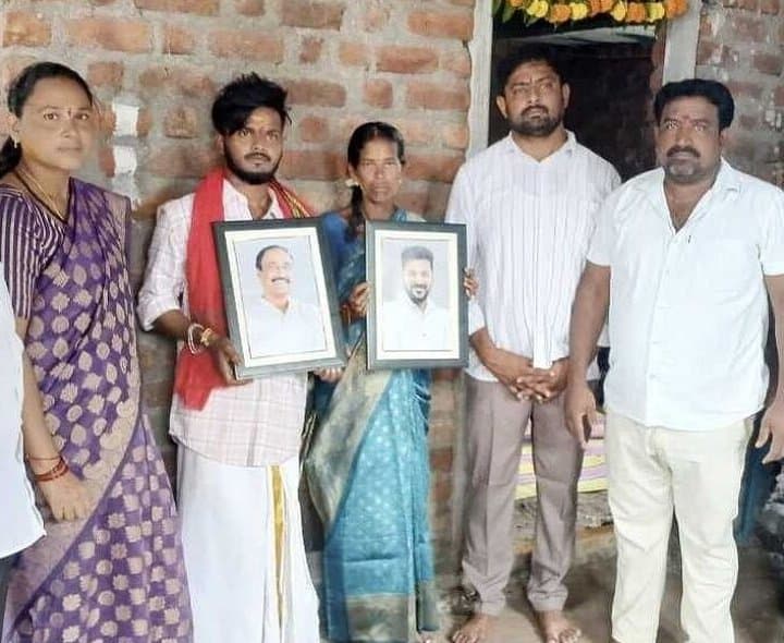 ఇందిరమ్మ ఇంటి గృహప్రవేశంలో ప్రజాప్రతినిధులు