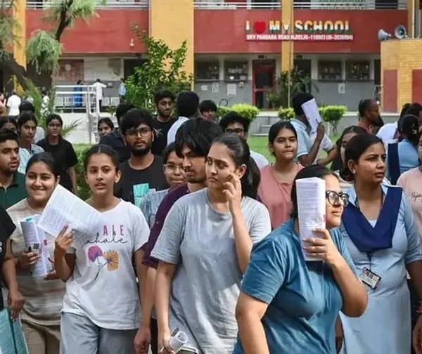 నీట్, జేఈఈ ఒత్తిడికి బ్రేక్.. 50 శాతం వెయిటేజీ ప్రతిపాదన