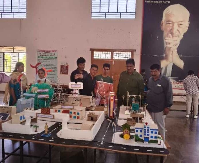 SKUలో ఆకట్టుకున్న మోడల్స్‌ - Udayam